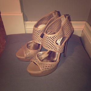 Simply Vera Wang pumps